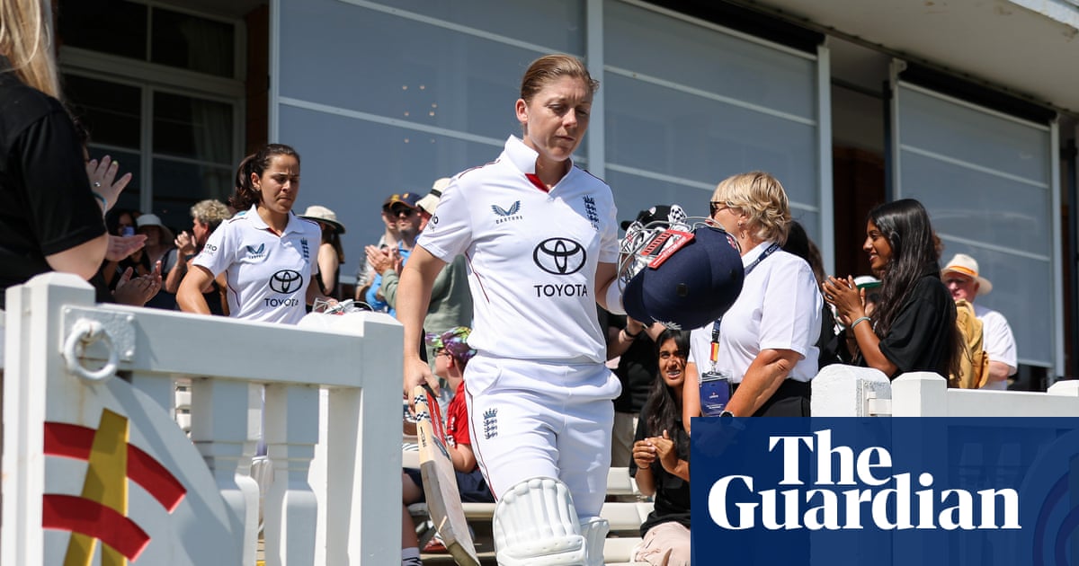 Former England captain Heather Knight to retire from international cricket