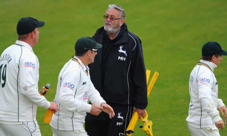 Mike Hendrick (centre) coaching Nottinghamshire in September 2013.