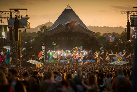 Flags out at Pyramid stage.