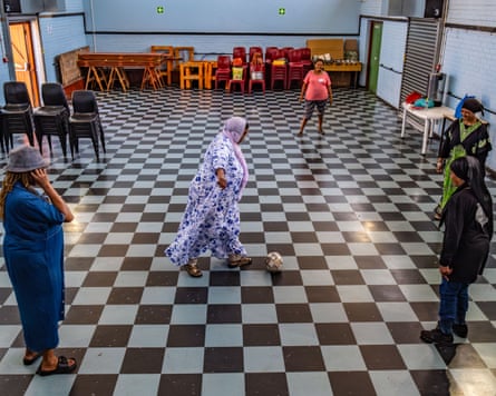 'Luz nesta escuridão': comunidades resistem à cultura de gangues da Cidade do Cabo