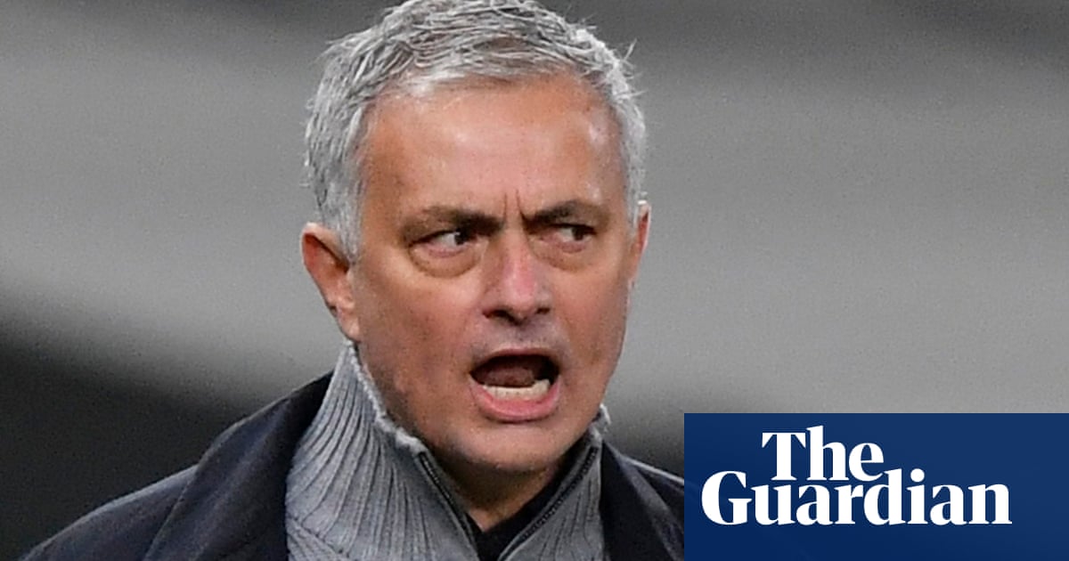 José Mourinho brushes off Arsenal by insisting he only looks up league table