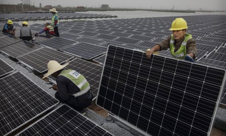 China On Track To Lead In Renewables As Us Retreats Report Says Renewable Energy The Guardian