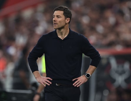 Xabi Alonso puts his hands on his hips