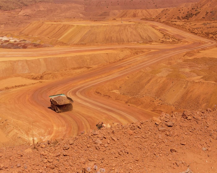 Former top BHP economist urges tougher government policies to push miners to decarbonise