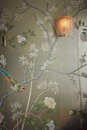 De Gournay Chinoiserie Portobello wallpaper in the master bedroom.
