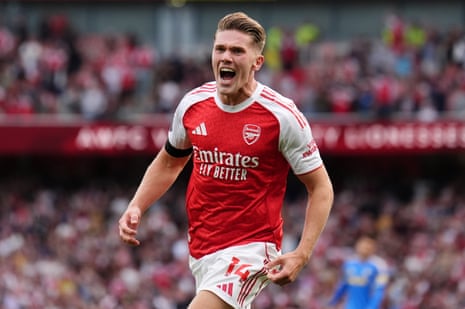 Arsenal's Viktor Gyokeres celebrates scoring their side's third goal of the game against Leeds.