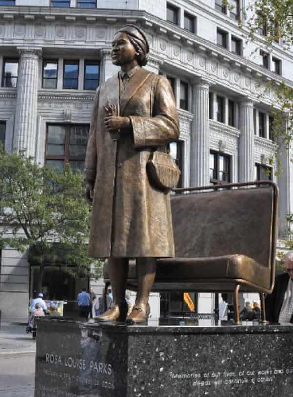 Statue of Rosa Parks by Ed Dwight at Grand Rapids.