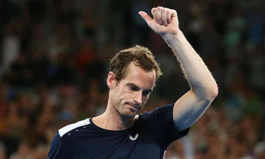 Andy Murray thanks the fans after his 2019 Australian Open exit
