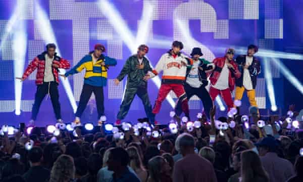 Bts Should Apologise To Japan And Nazi Victims Says Rabbi Music Roblox Music Id For Fake Love Bts Roblox Music Id For Fake Love Bts Bts Should Apologise To Japan And Nazi Victims Says Rabbi Music