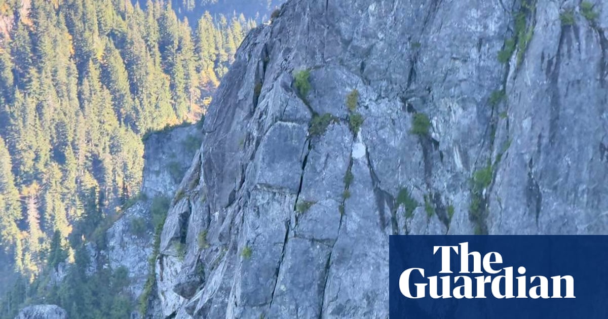 A teen tried to navigate Canadian mountains with Claude. His trek ended in an emergency rescue