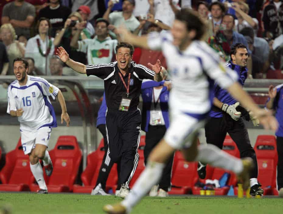 Ο Otto Rehhagel και η ελληνική του ομάδα νίκησαν τη Γαλλία, την ταλαντούχα τσεχική ομάδα και την Πορτογαλία δύο φορές στο δρόμο τους για να κερδίσουν τον τίτλο.