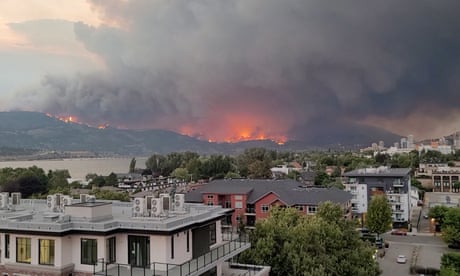 Wildfire in Kelowna, British Columbia<br>Smoke rises during the wildfire in Kelowna, British Columbia, Canada August 17, 2023, in this screen grab obtained from a social media video. Bonita Kay Summers/via REUTERS THIS IMAGE HAS BEEN SUPPLIED BY A THIRD PARTY. MANDATORY CREDIT. NO RESALES. NO ARCHIVES.