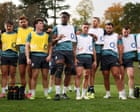 L'Inghilterra di Rugby si Appresta ad Affrontare l'Australia nella Serie Autunnale con Maro Itoje alla Guida
Approfondimento
La partita contro l'Australia sarà un test importante per l'Inghilterra, che cerca di migliorare la sua posizione nel ranking mondiale. Con la Coppa del Mondo di rugby del 2027 in vista, ogni partita è fondamentale per la squadra.
Possibili Conseguenze
Una vittoria contro l'Australia potrebbe dare una spinta importante alla squadra inglese, mentre una sconfitta potrebbe mettere in discussione la loro preparazione per la Coppa del Mondo.
Opinione
Maro Itoje sembra essere molto fiducioso nella sua squadra, e la sua determinazione potrebbe essere un fattore chiave per il successo dell'Inghilterra nella serie autunnale.
Analisi Critica dei Fatti
La velocità e l'intensità mostrate dall'Inghilterra durante gli allenamenti sono senza dubbio un buon segno, ma la squadra dovrà dimostrare di poter mantenere questo livello di prestazione durante le partite.
Relazioni con altri fatti
La partita contro l'Australia è solo la prima di una serie di sfide importanti per l'Inghilterra, che dovrà affrontare anche altre squadre forti nella serie autunnale.
Contesto storico
La Coppa del Mondo di rugby del 2027 sarà un evento importante per l'Inghilterra, che cerca di migliorare la sua posizione nel ranking mondiale e di vincere il trofeo.
Fonti
La fonte di questo articolo è The Guardian, che ha pubblicato l'articolo originale qui.