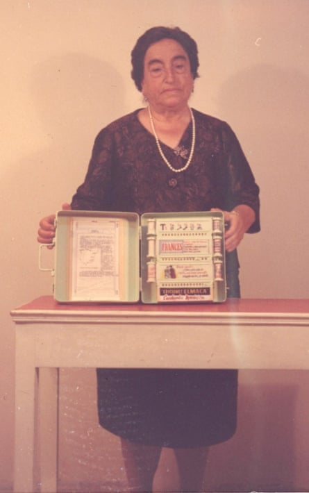 Ruiz Robles with her invention.