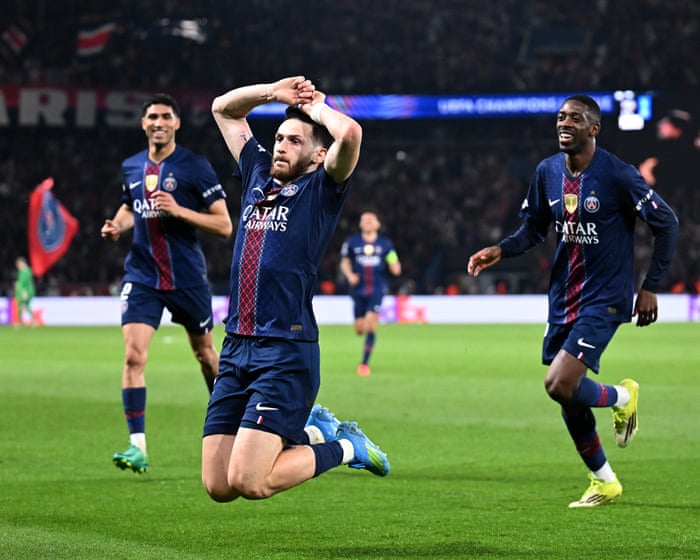 Kvaratskhelia caps victory for dominant PSG as cautious Liverpool cling to hope