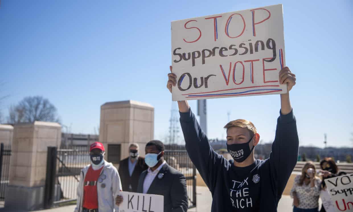 Behind the scenes, a network of election lawyers with ties to Trump are making it harder for Americans to vote (theguardian.com)