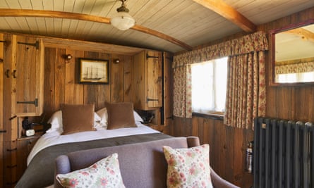 The spacious ‘garden wagon’ at the Pig at Harlyn Bay