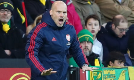 Freddie Ljungberg calls the shots during Arsenal’s 2-2 draw at Norwich City.