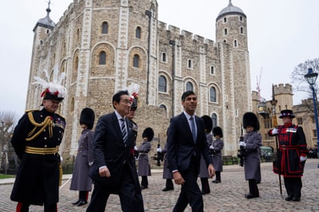 Rishi Sunak and his Japanese counterpart, Fumio Kishida, arriving at the Tower of London.