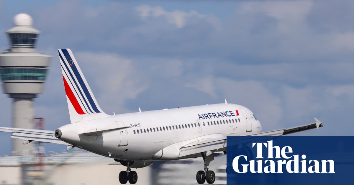 First one in, one out' deportation flight reportedly takes off without migrants
