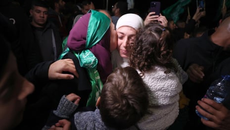 “لا أعرف إن كانت حية أم ميتة”: تبادل الرهائن يترك عائلة الفتاة الفلسطينية في طي النسيان | حرب إسرائيل وحماس “لا أعرف إن كانت حية أم ميتة”: تبادل الرهائن يترك عائلة الفتاة الفلسطينية في طي النسيان | حرب إسرائيل وحماس