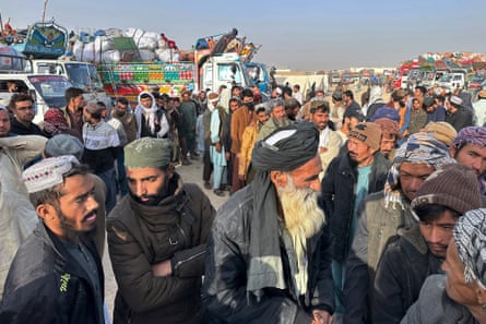 باكستان تبدأ ترحيلاً جماعياً للأفغان غير المسجلين | التنمية العالمية باكستان تبدأ ترحيلاً جماعياً للأفغان غير المسجلين | التنمية العالمية