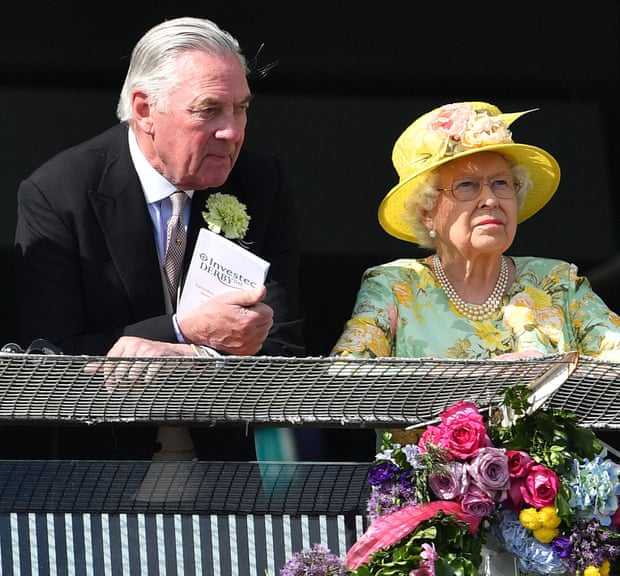 Lord Vestey watches horse racing with the Queen at the weekend