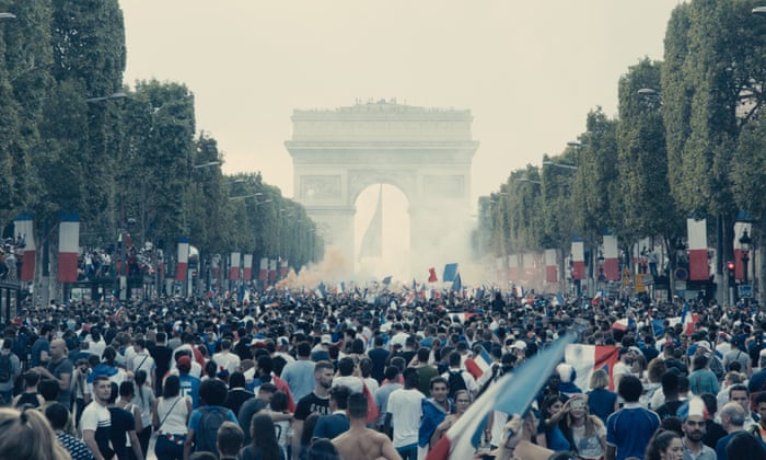 Avoir Images Les Miserables Review Savvy Cop Procedural Swerves Into Molotov le plus cool salutations