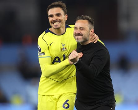 João Palhinha and Roberto De Zerbi celebrate during the Premier League match between Aston Villa and Tottenham Hotspur