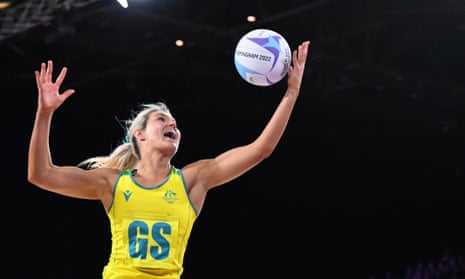 Diamonds star Gretel Bueta will not play at this year’s Netball World Cup after announcing she is pregnant. 