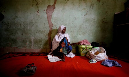 Adama Mustapha, the mother of Salamutu, Fatima and Maryam, missing students of the Government Girls Science and Technical College in Dapchi, the northeastern state of Yobe, Nigeria, February 24, 2018. REUTERS/Afolabi Sotunde SEARCH “DAPCHI PARENTS” FOR THIS STORY. SEARCH “WIDER IMAGE” FOR ALL STORIES. TPX IMAGES OF THE DAY