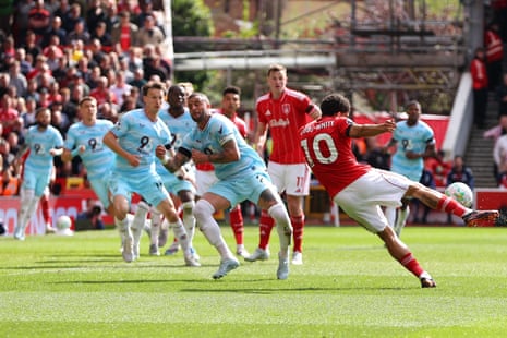 Morgan Gibbs-White makes it 2-1 to Nottingham Forest.