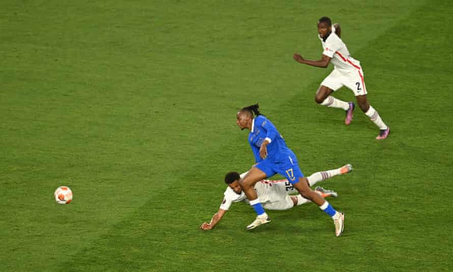 Eintracht Frankfurt v Rangers: Europa League final, extra time – live! | Europa League 11 Joe Aribo of Rangers runs with the ball before scoring his sides first goal.