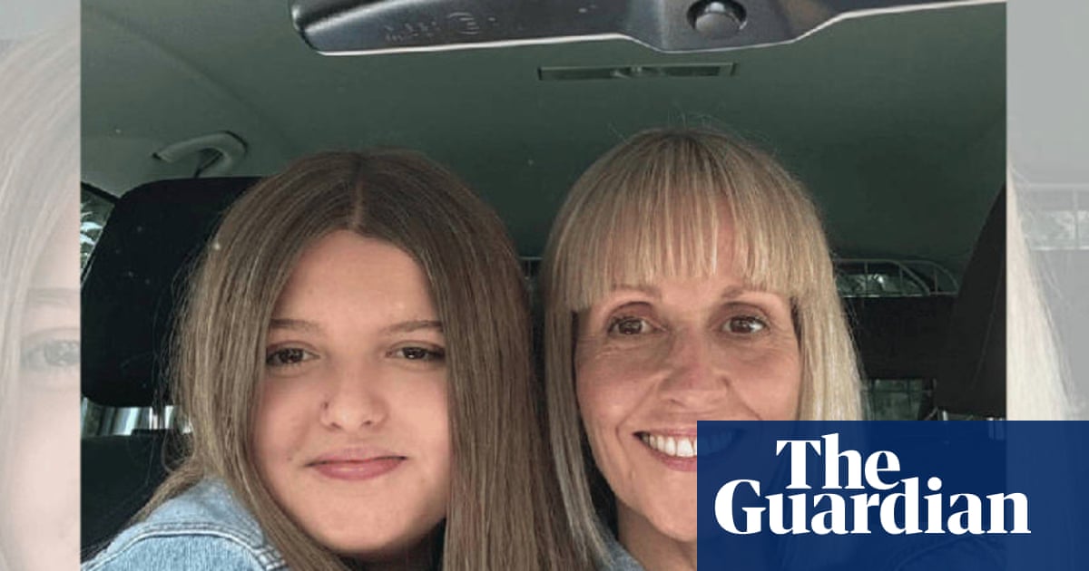 Man who died after being pulled from sea was trying to rescue a mother and daughter