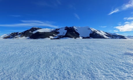 an expanse of ice in the antarctic
