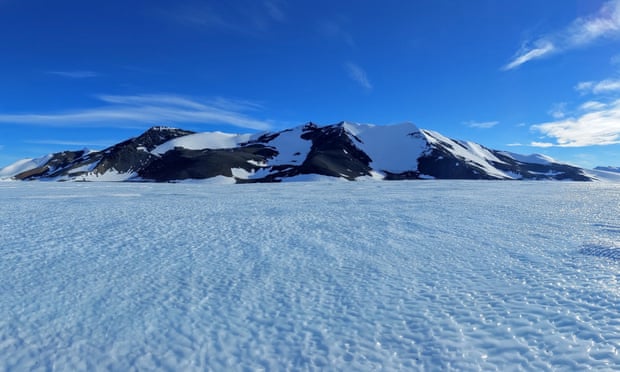 an expanse of ice in the antarctic