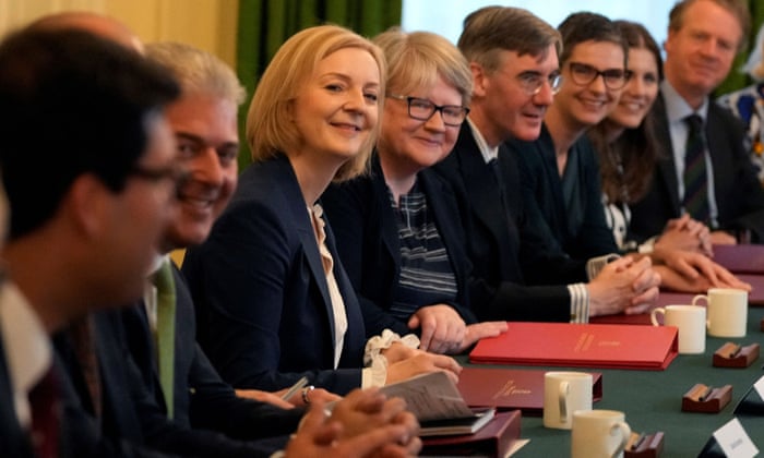 Thérèse Coffey sitting alongside Liz Truss at cabinet this morning.