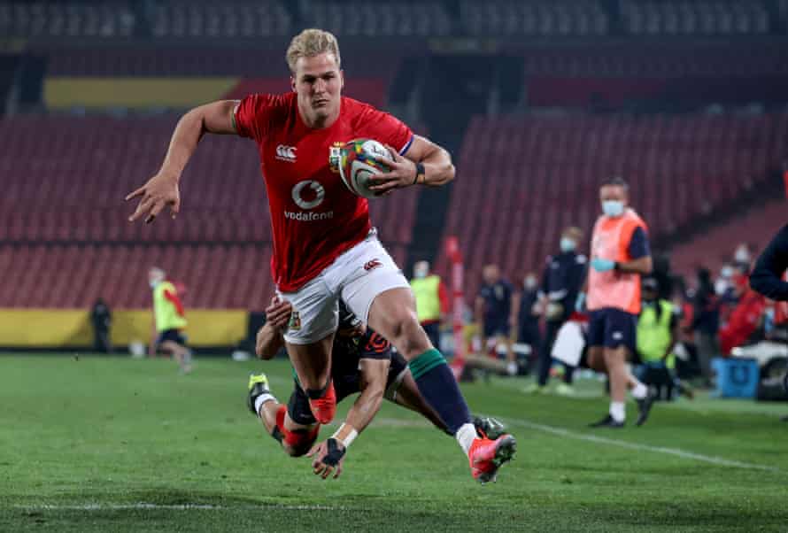Duhan Van der Merwe goes over for the Lions’ second try.