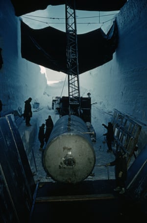 Nuclear waste tank