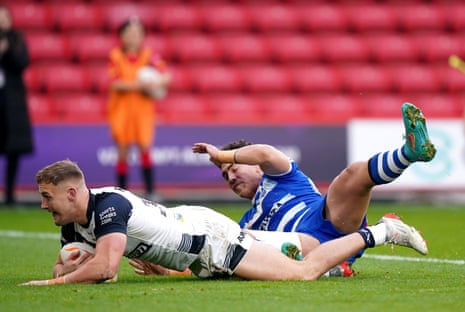 England’s Matty Lees (left) goes over to score his side’s first try of the game.