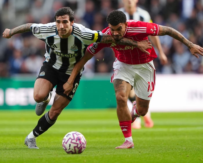 Newcastle v Nottingham Forest, Everton v Crystal Palace and more: Premier League clockwatch – live
