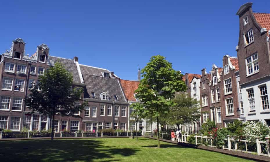 The Begijnhof Convent in central Amsterdam is a regular stop on the city’s free walking tours.
