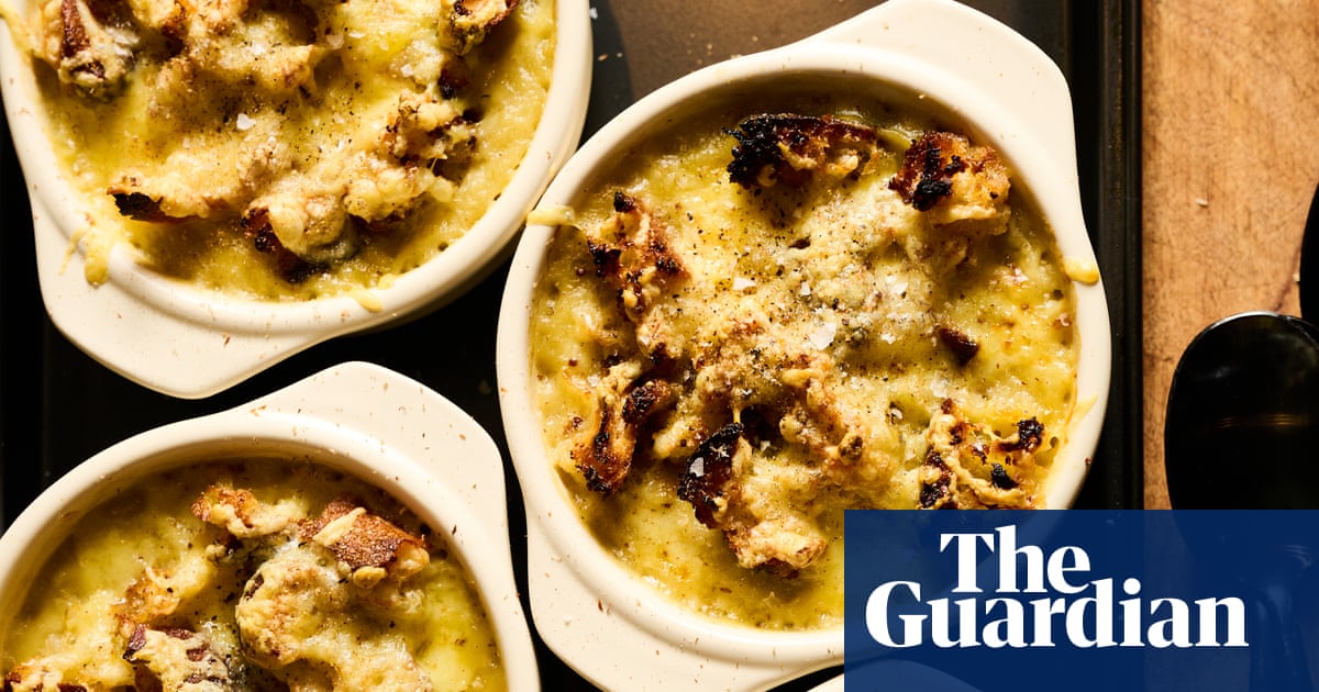 Alice Zaslavsky's parsnip and pear soup with cheesy toast tops recipe