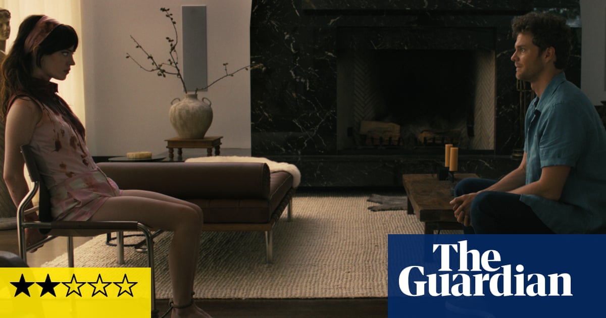 Revisión del acompañante – el thriller de ciencia ficción vacío se cortocircuita demasiado rápido | Películas de ciencia ficción y fantasía Revisión del acompañante – el thriller de ciencia ficción vacío se cortocircuita demasiado rápido | Películas de ciencia ficción y fantasía