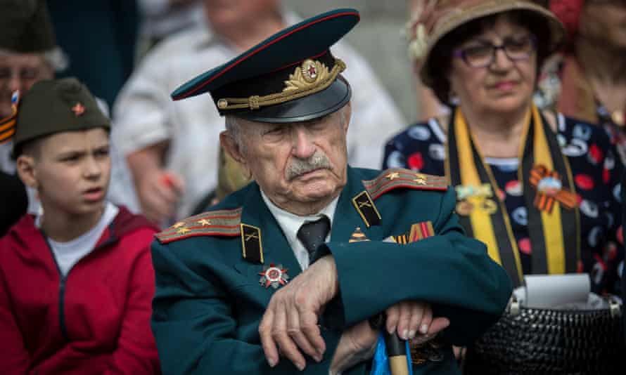 Veteranos de la Segunda Guerra Mundial vistos en el desfile del Día de la Victoria.