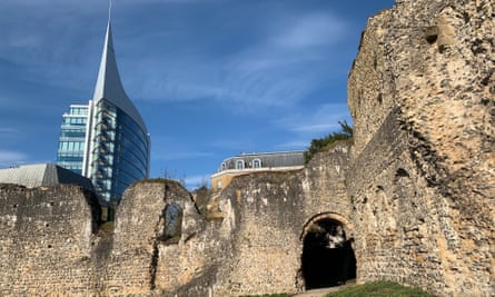 The ruins of Reading Abbey, with modern office buildings behind