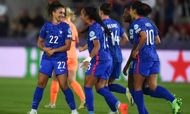 Eve Périsset (left) celebrates with France teammates