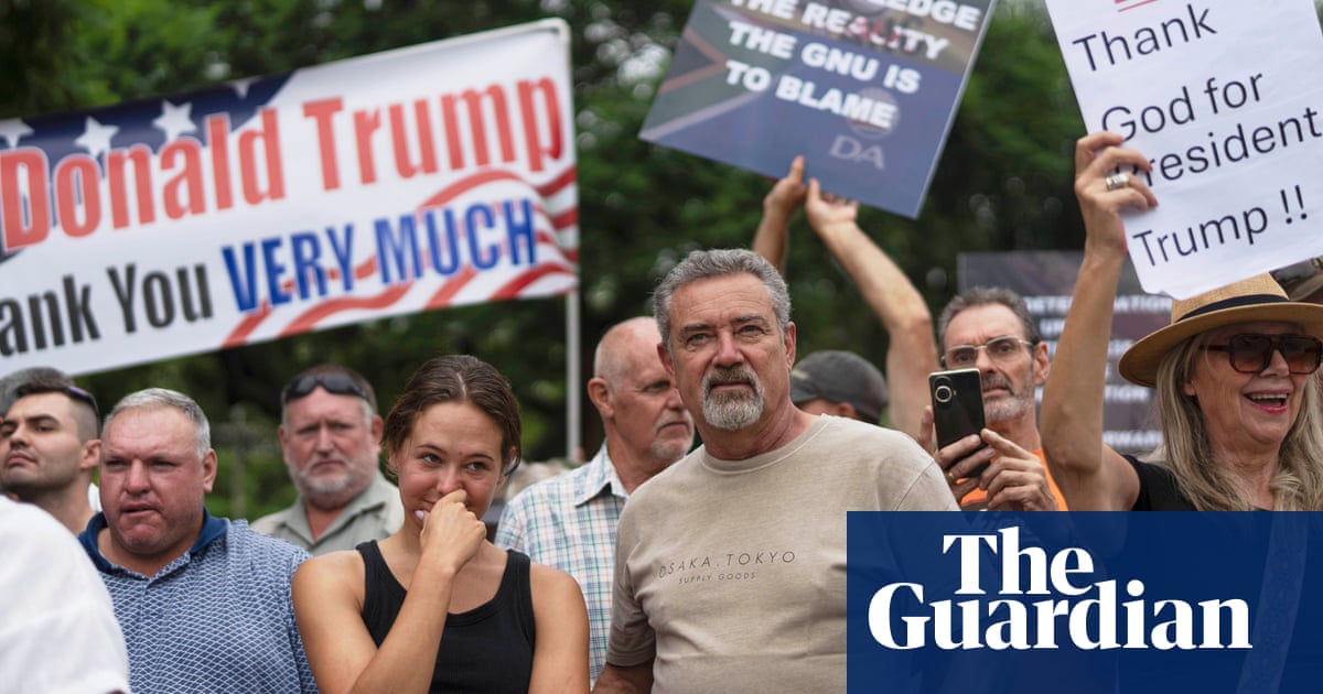 Trump administration offers refugee status to 49 white South Africans