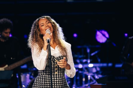 Leona Lewis on stage