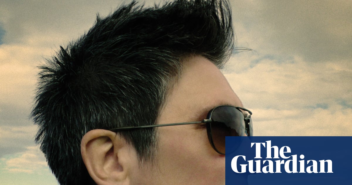 «Έχω μια εμμονή με τα κουρεία»: kd lang για την ανατροφή της στα λιβάδια, η Patsy Cline και η ξυρισμένη από τη Cindy Crawford